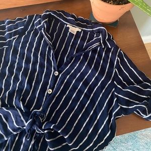 Linen blend crop button down